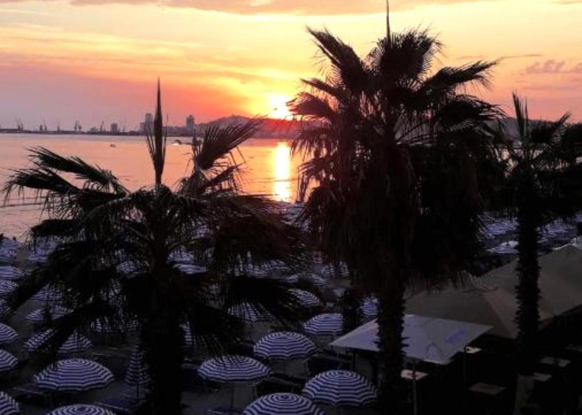 Durres Strand direkt am Meer Exterior foto