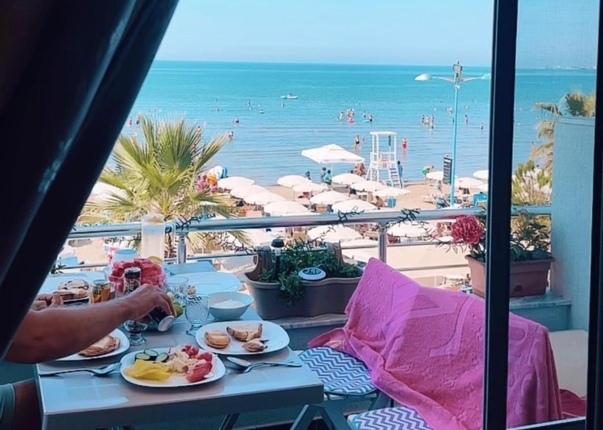 Durres Strand direkt am Meer Exterior foto